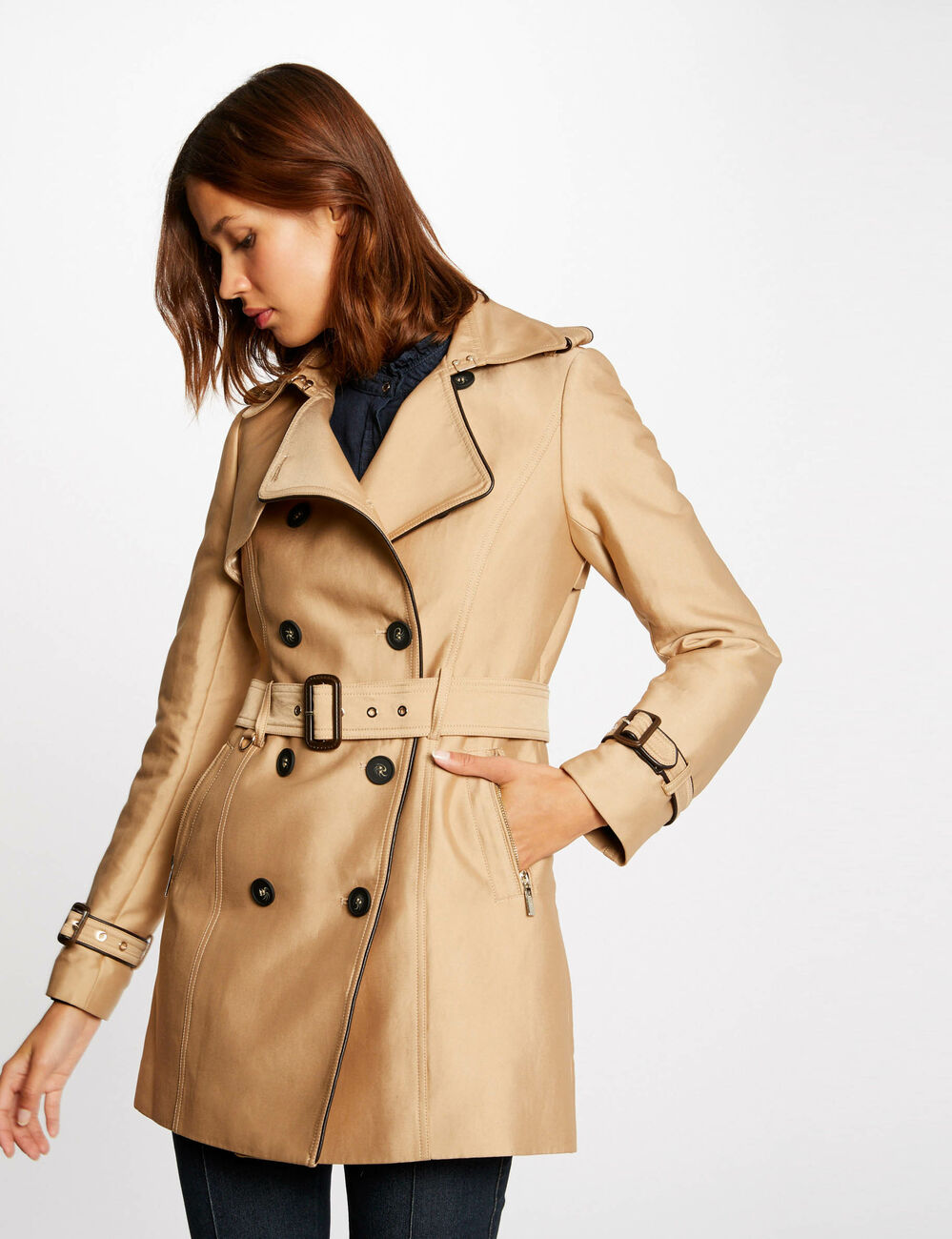 Trench droit boutonn&eacute; et ceintur&eacute; beige femme