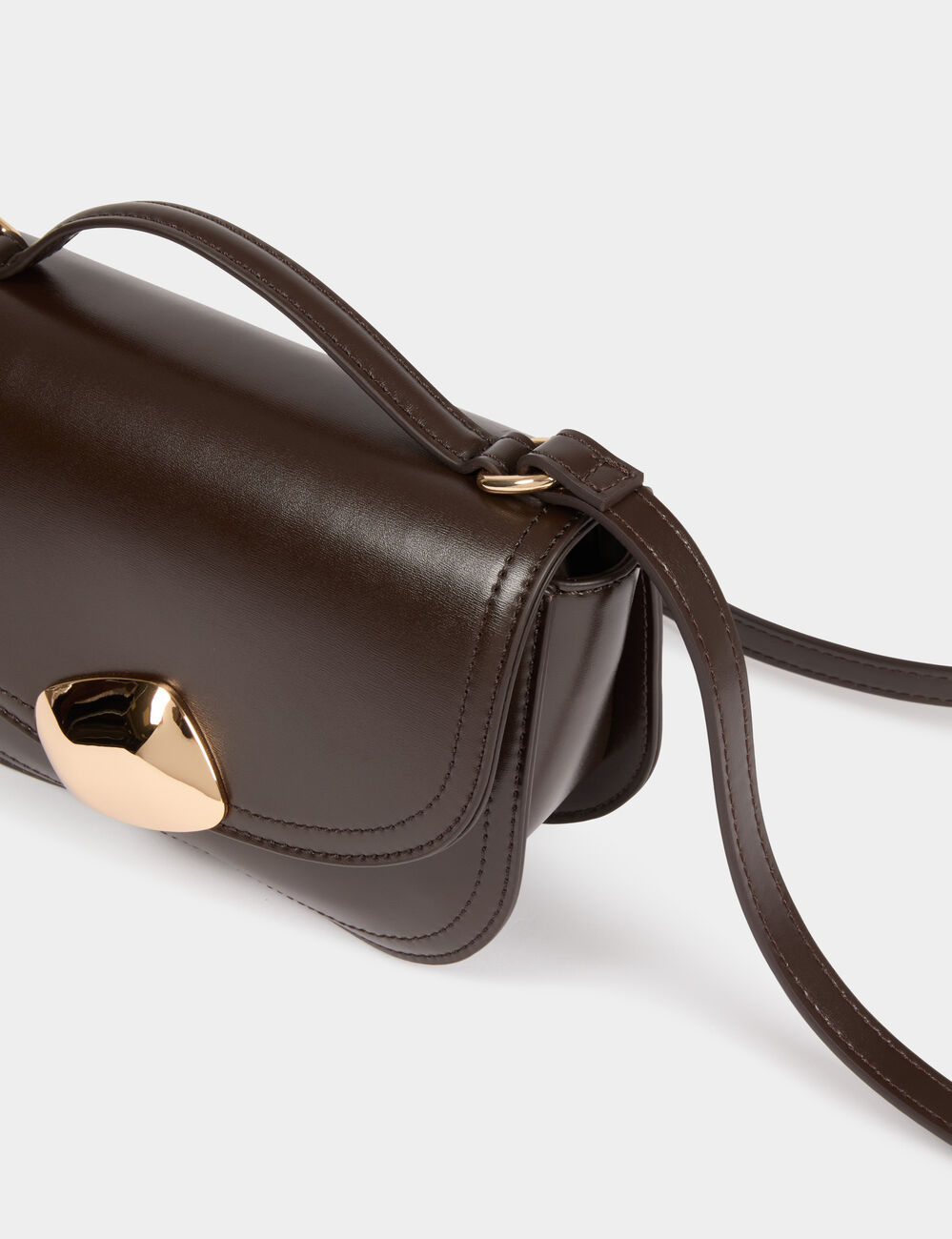 Sac bo&icirc;te boucle marron fonc&eacute; femme