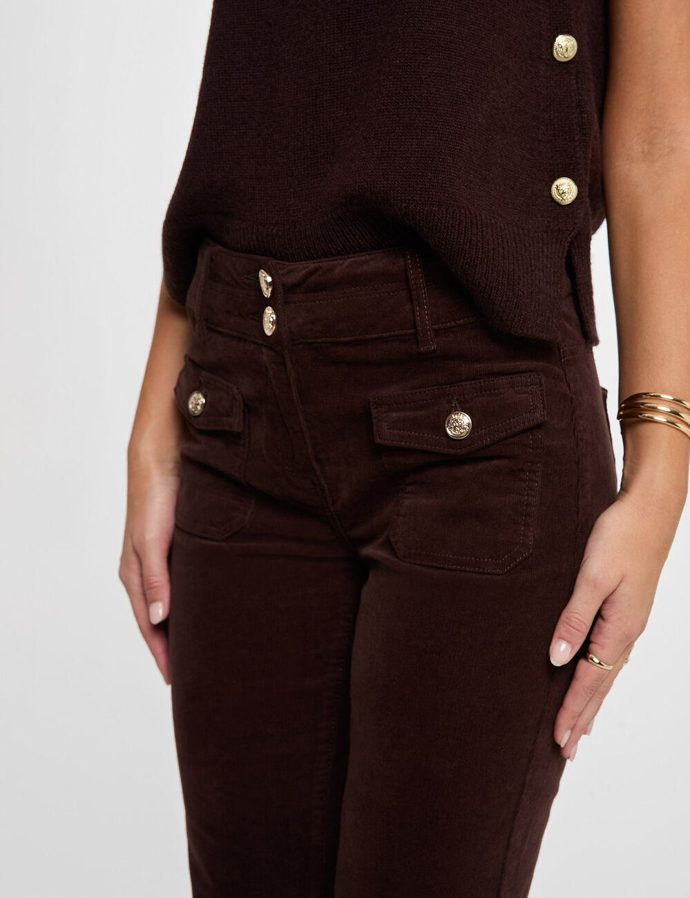 Figurbetonte Samthose dunkelbraun damen