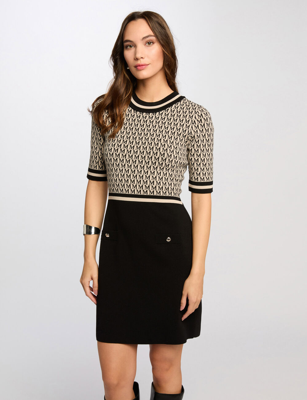 Eng anliegendes Kurzes Strickkleid sandfarben damen