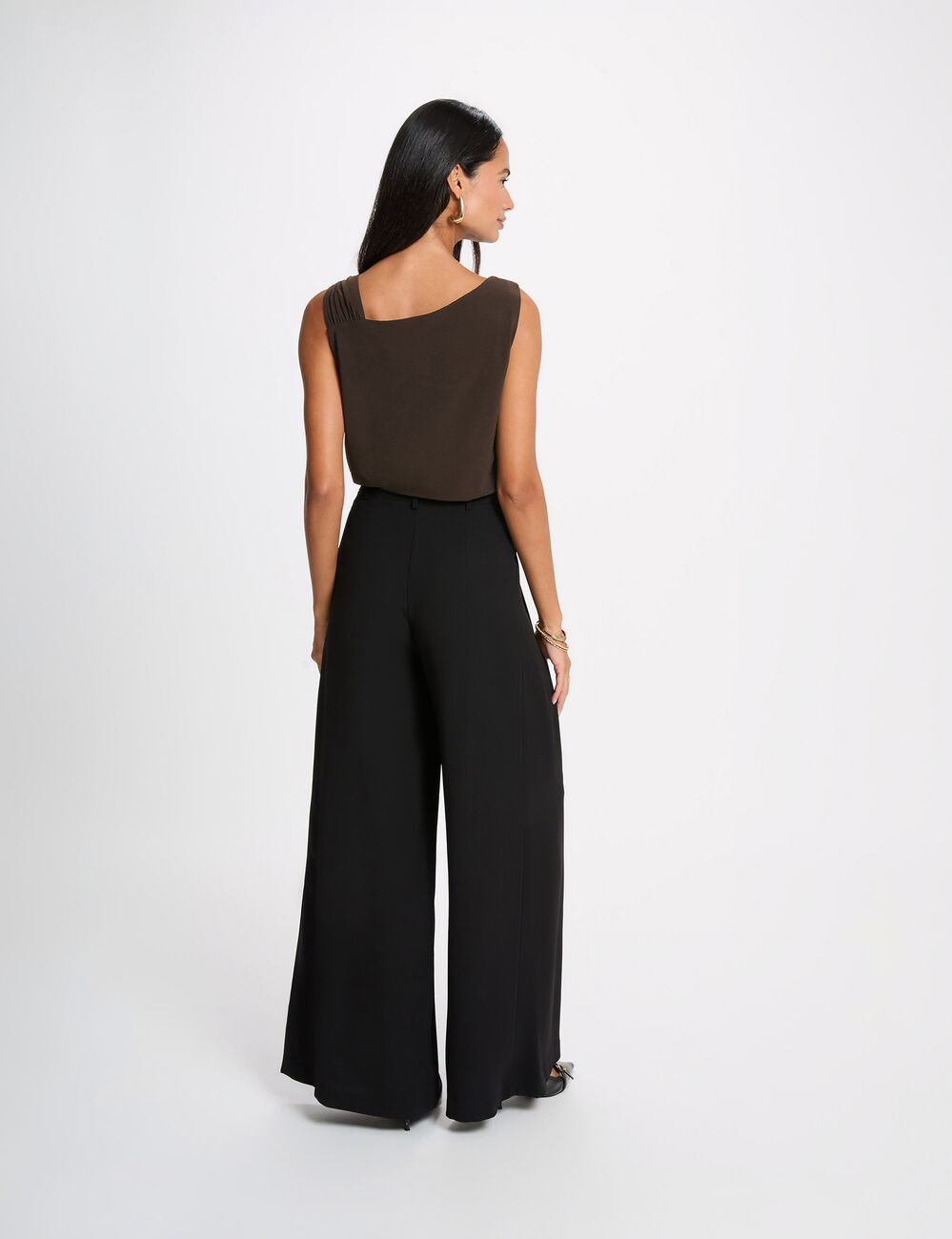 Asymmetrisches T-Shirt mit Schmuck dunkelbraun damen