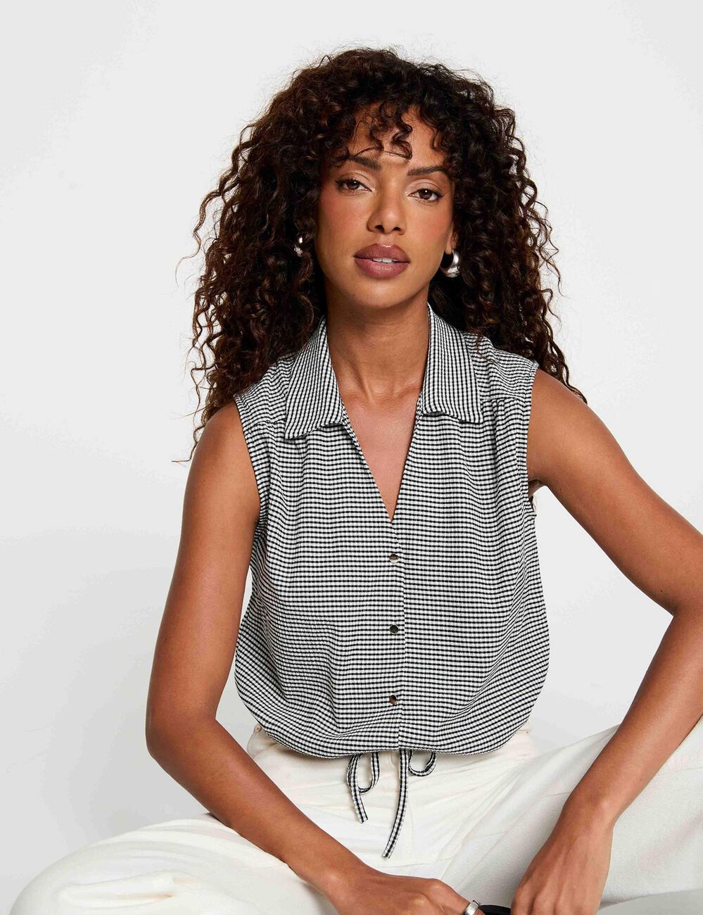 Chemise nou&eacute;e sans manches noir femme