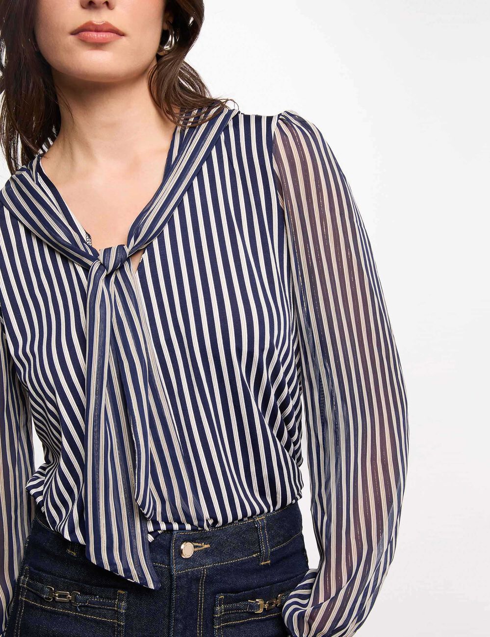 T-Shirt mit Lavalli&egrave;re-Kragen weiss damen