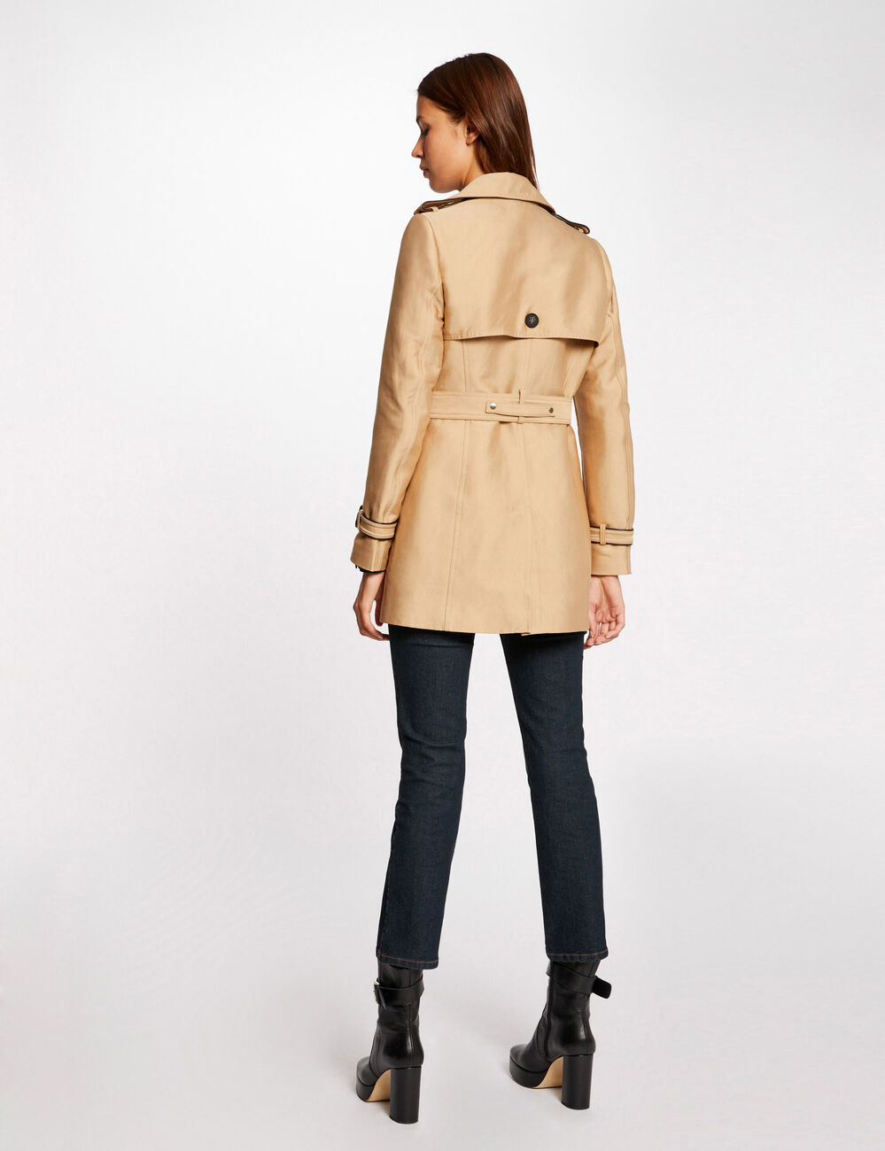 Trench droit boutonn&eacute; et ceintur&eacute; beige femme
