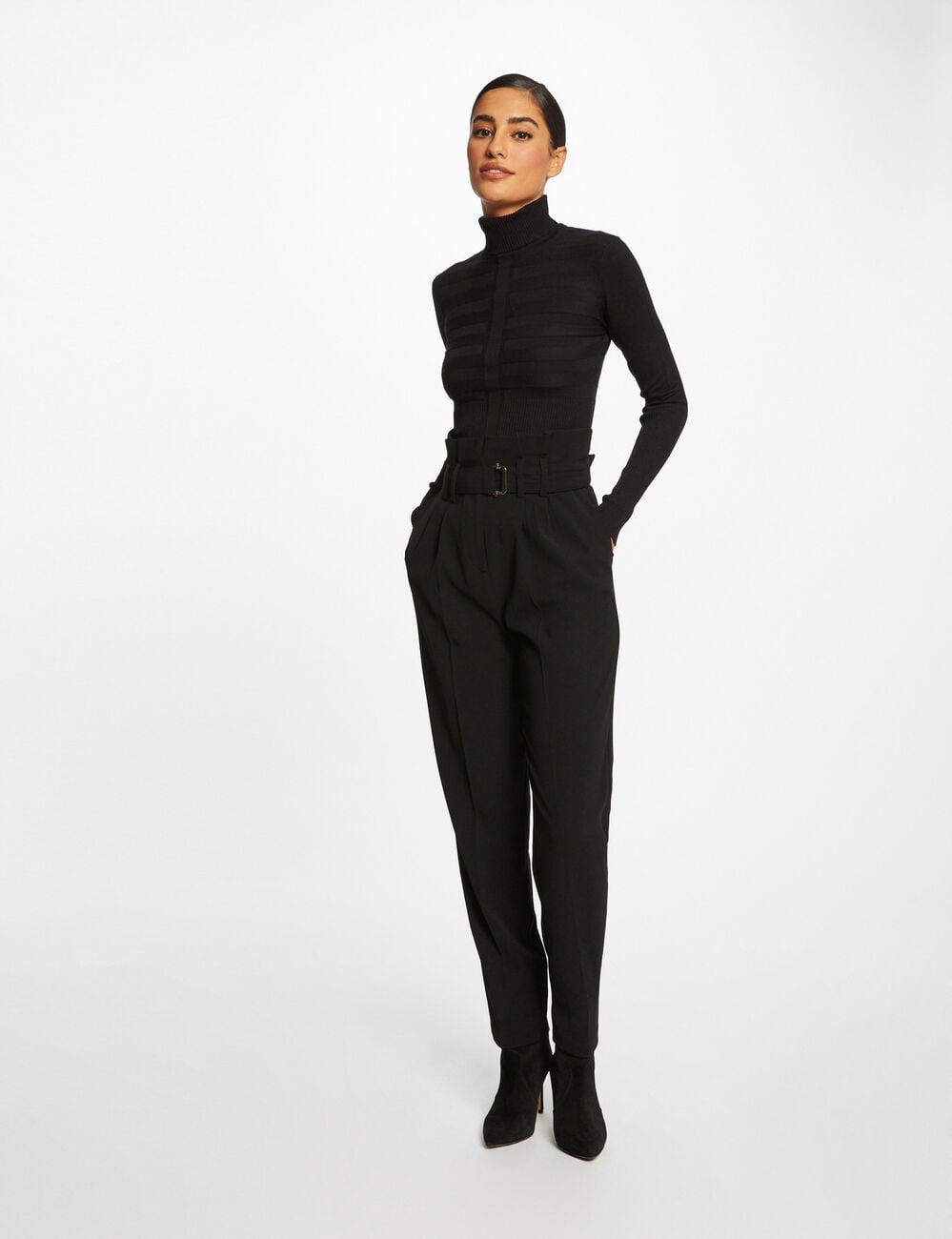 Taillierter Rollkragenpullover schwarz damen