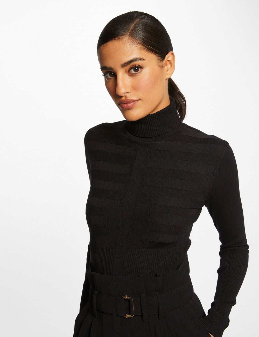 Taillierter Rollkragenpullover schwarz damen