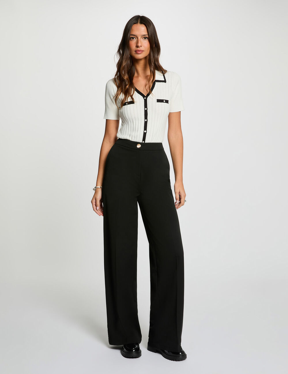 Figurbetonter Pullover mit Reverskragen weiss damen