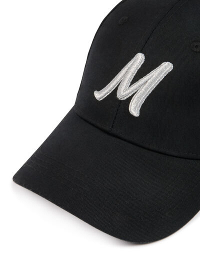 Kappe mit M-Stickerei schwarz damen