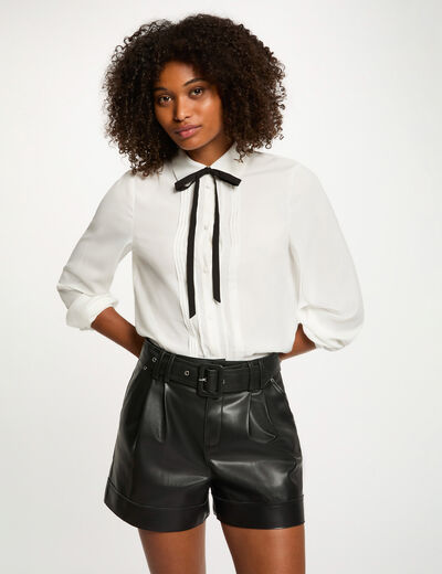 Short ajusté simili cuir noir femme