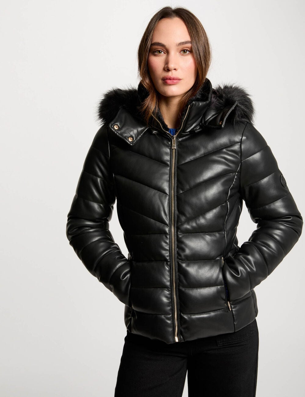 Taillierte Kunstleder-Daunenjacke schwarz damen