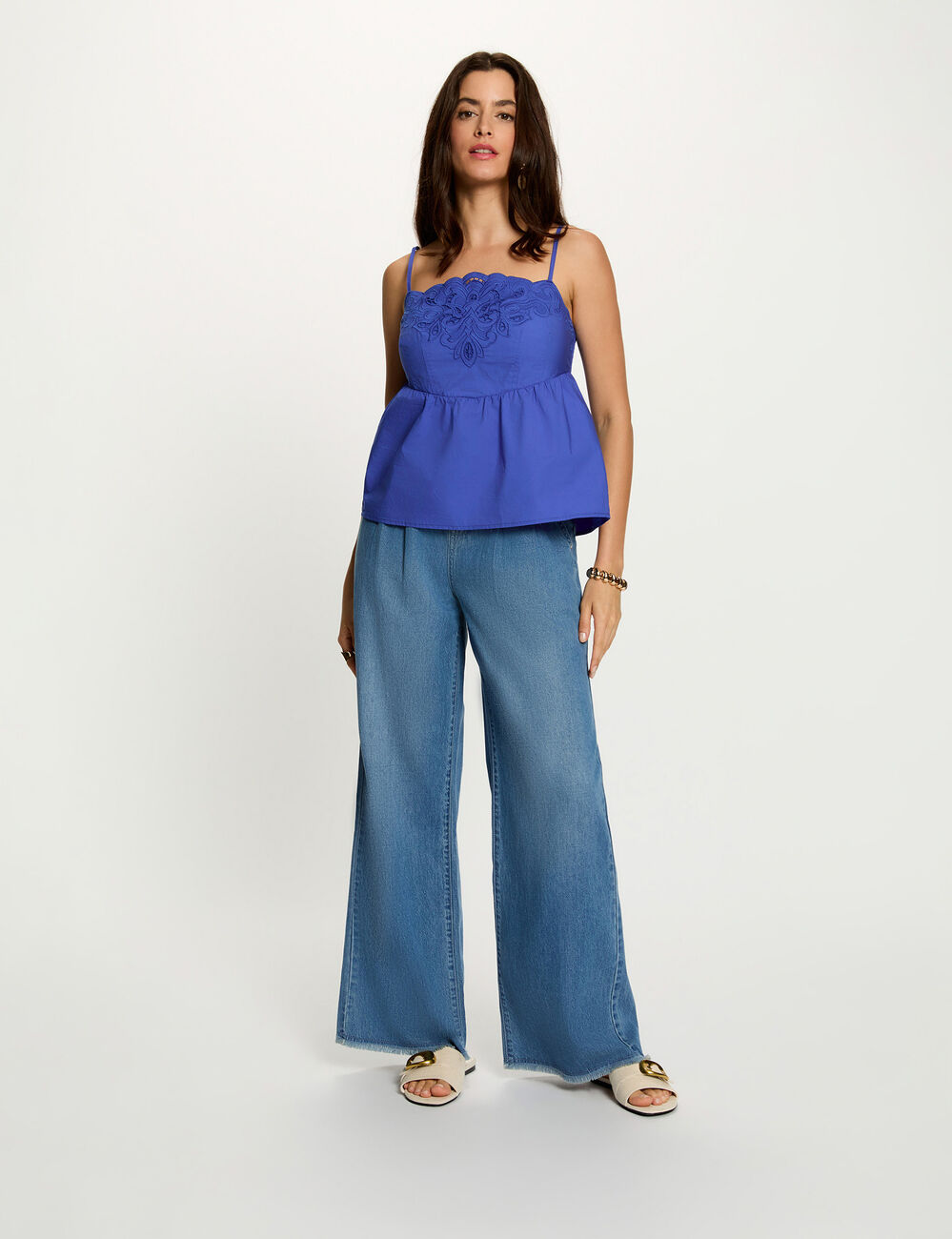 Top brod&eacute; bretelles fines bleu femme