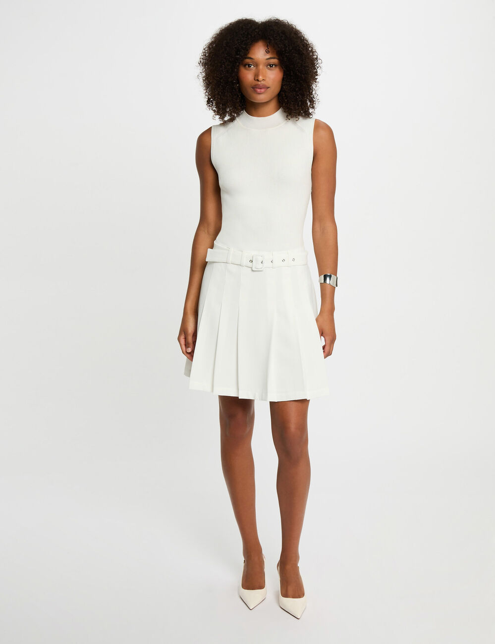 Robe courte droite bas plissé blanc femme