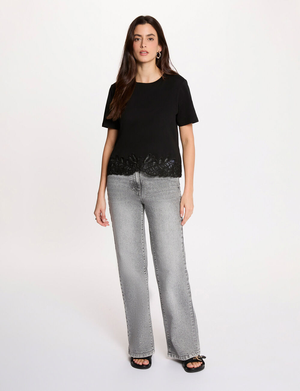 T-shirt brod&eacute; col rond noir femme