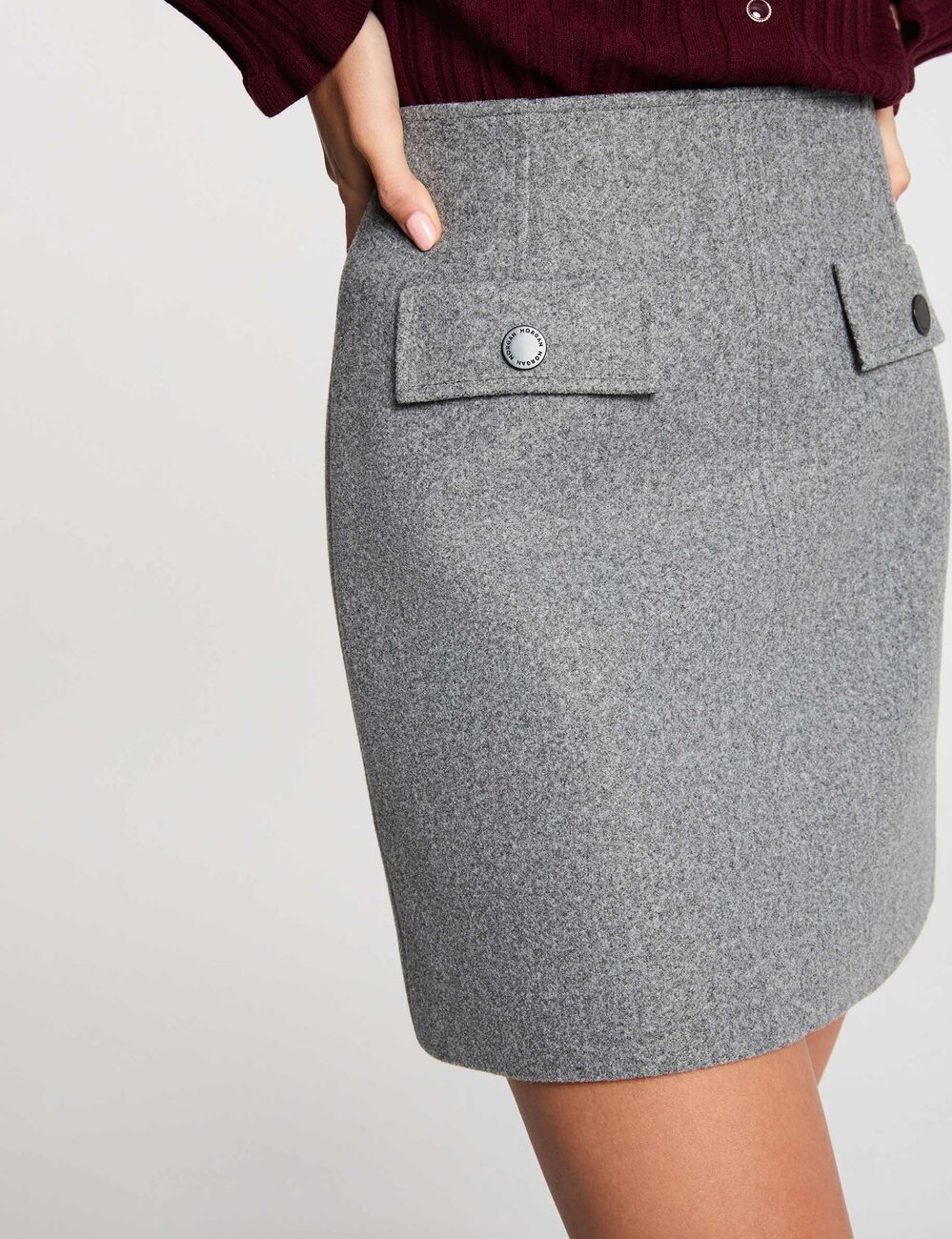 Jupe courte ajust&eacute;e gris moyen femme