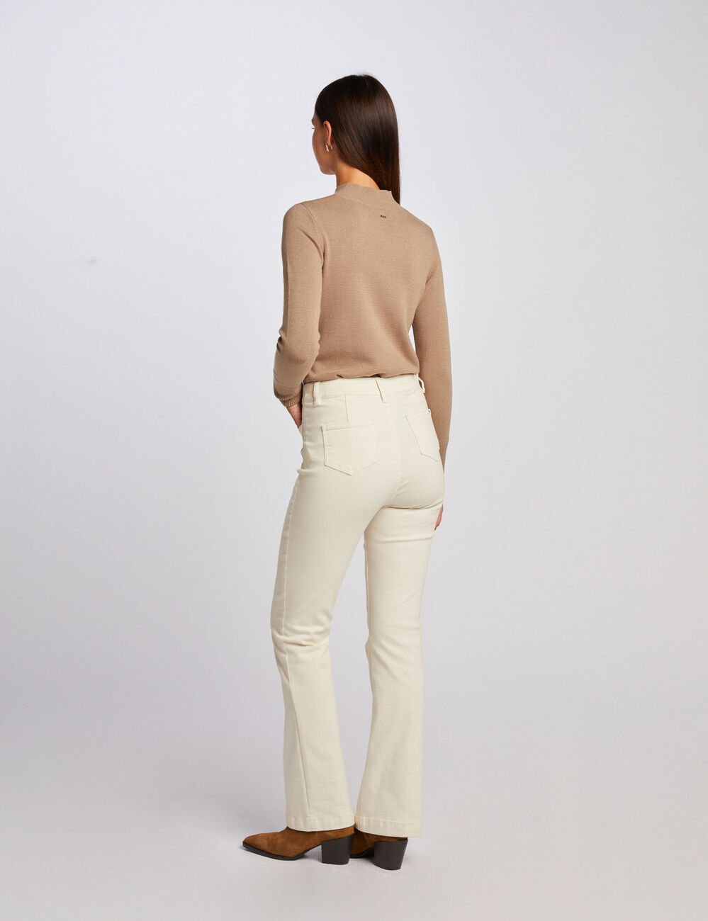 Pull manches longues boutons d&eacute;coratifs taupe femme