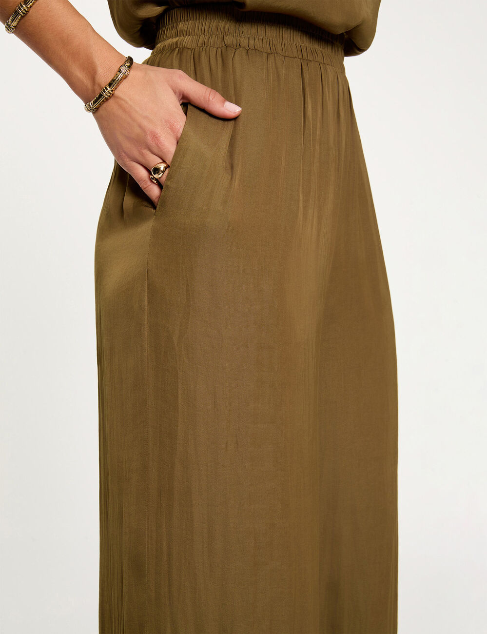 Weite flie&szlig;ende Hose khakigr&uuml;n damen