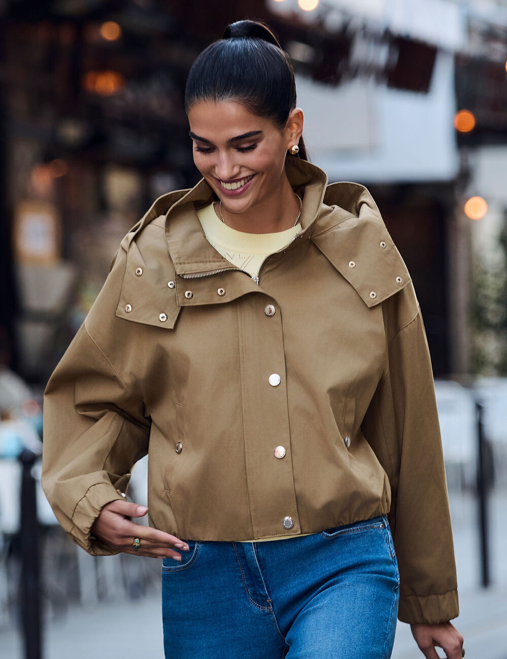 Kurze Jacke mit Stehkragen kamel damen