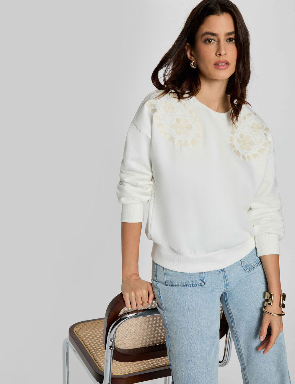 Pull maille brod&eacute;e blanc femme