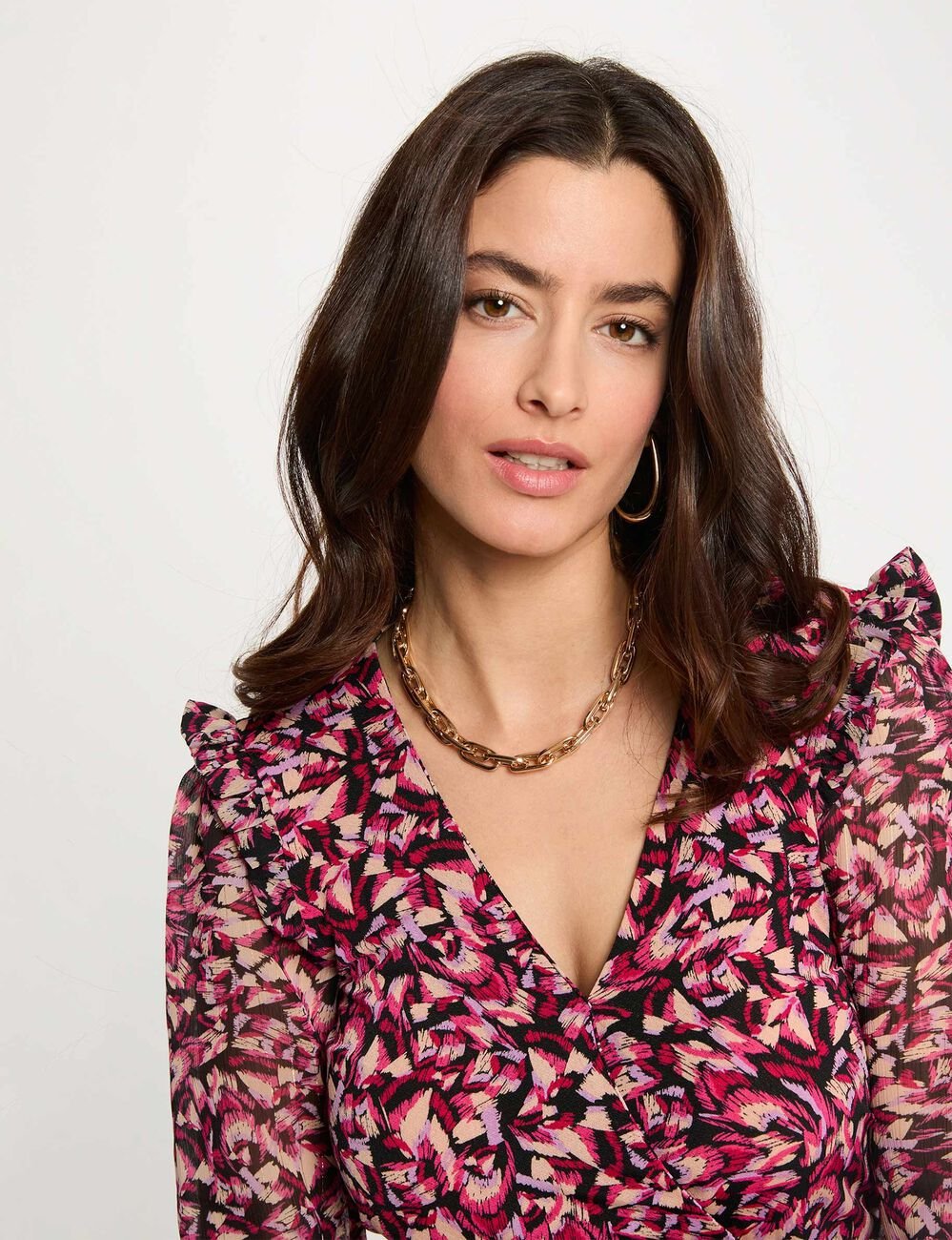 T-shirt ajust&eacute; col V multicolore femme