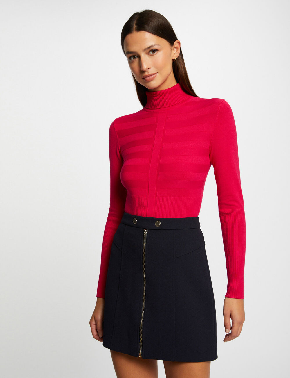 Pull col roul&eacute; ajust&eacute; rose moyen femme