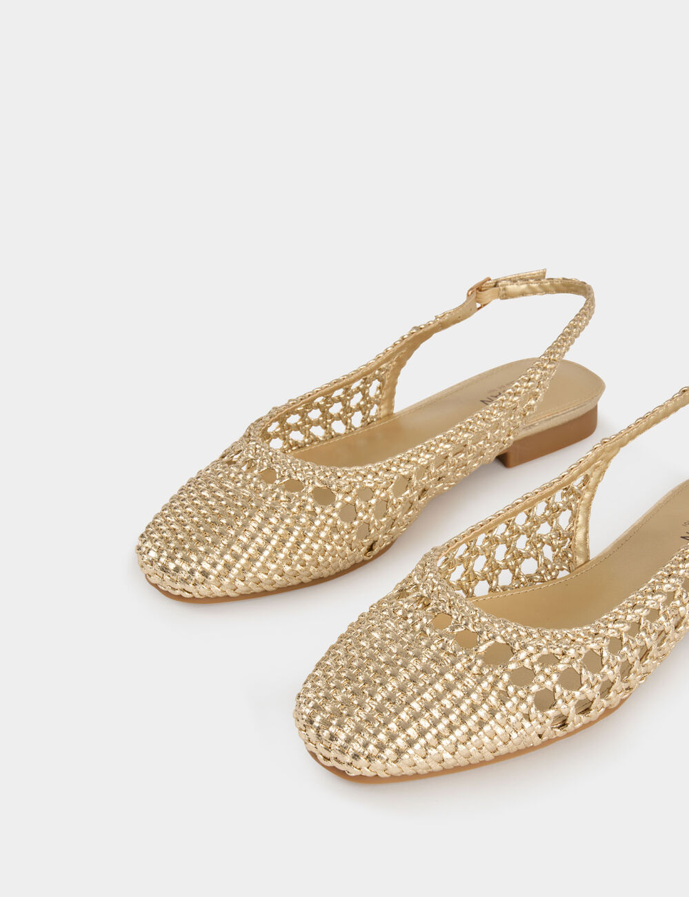Sandale plate tress&eacute;e jaune or femme