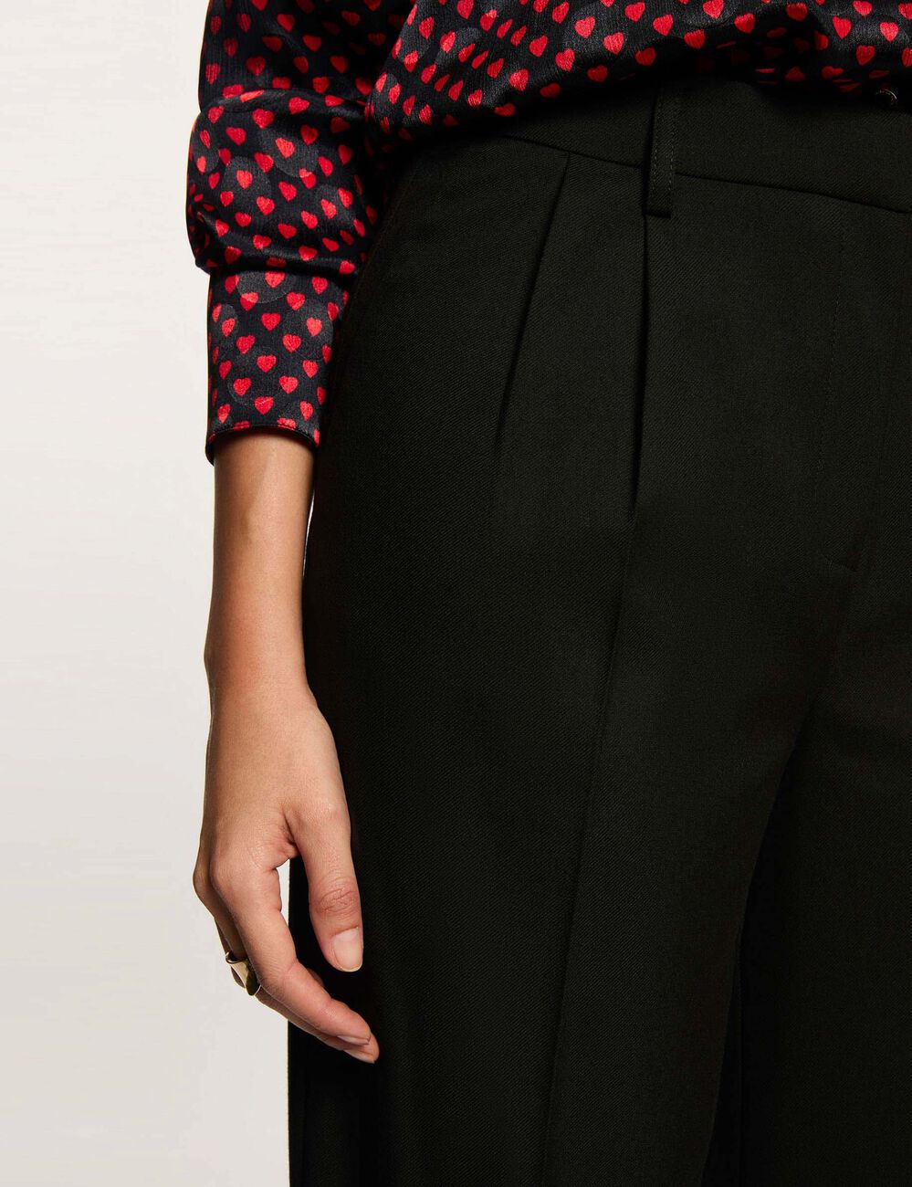 Weite Hose mit B&uuml;gelfalten schwarz damen