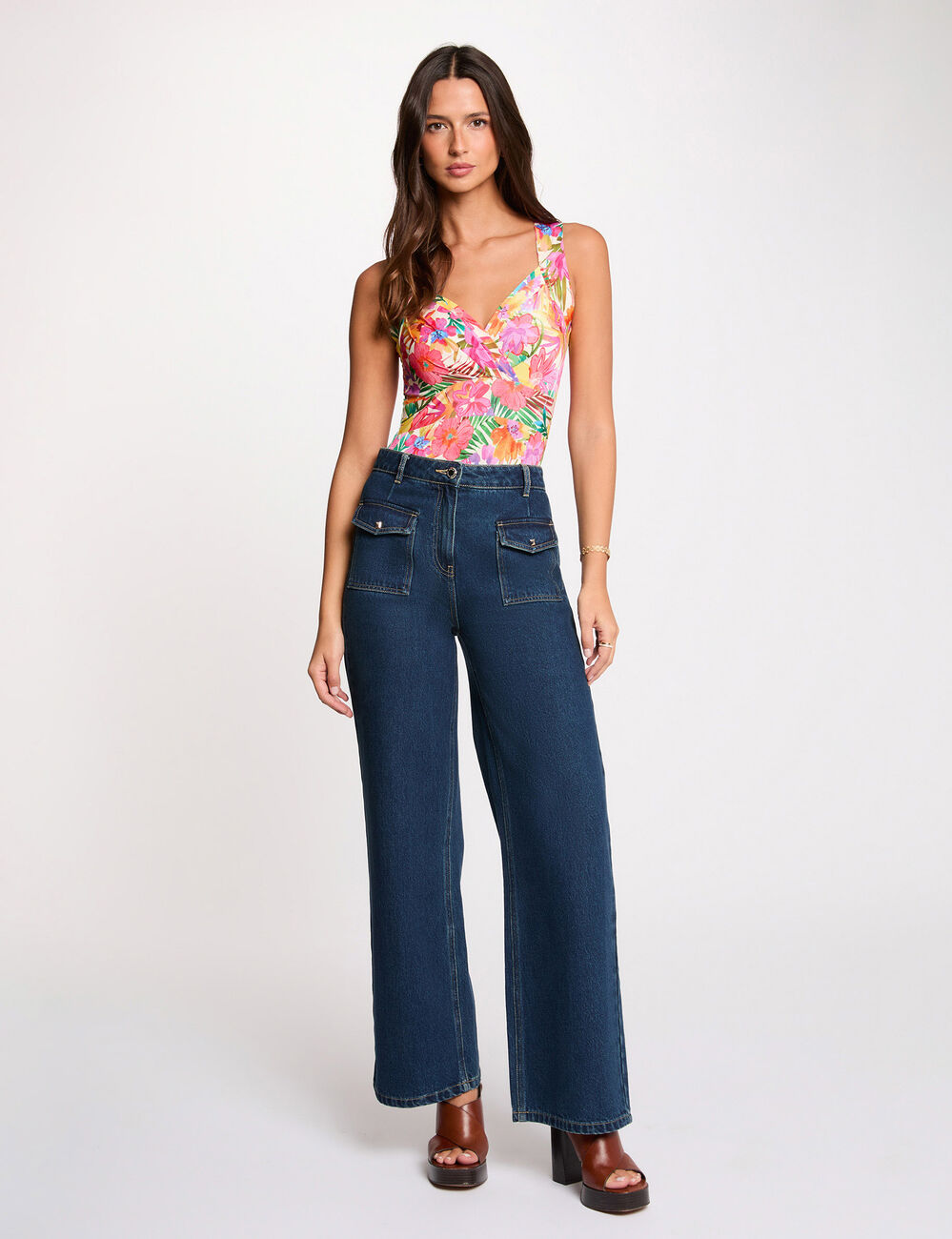 Tailliertes T-Shirt mit Herzausschnitt mehrfarbig damen