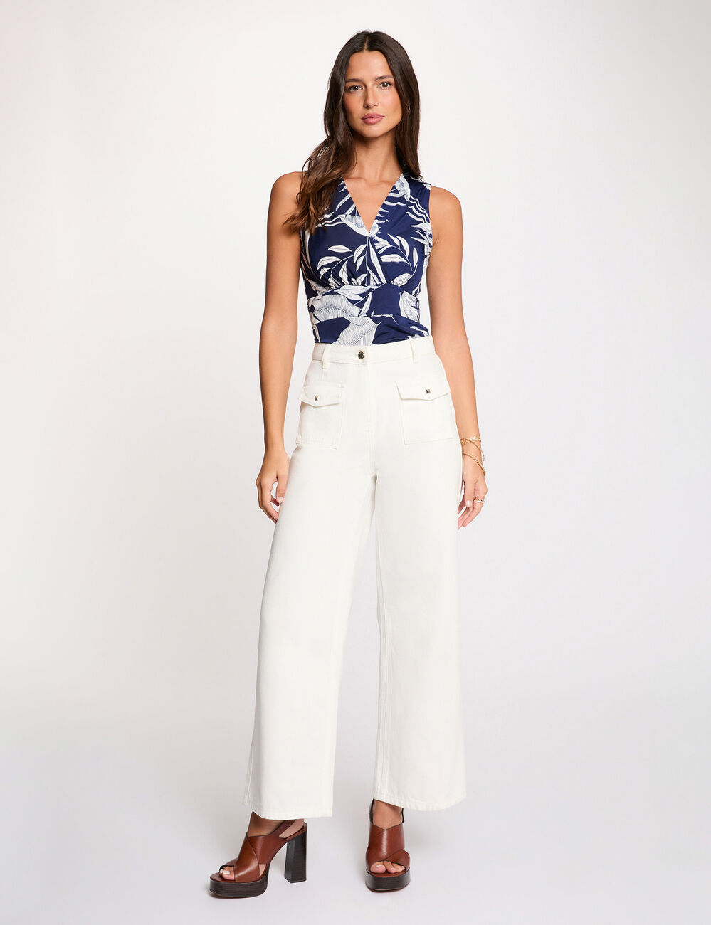 Figurbetontes t-shirt mit Ausschnitt mehrfarbig damen