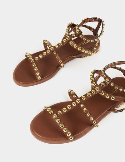 Flache Sandalen mit Nieten braun damen