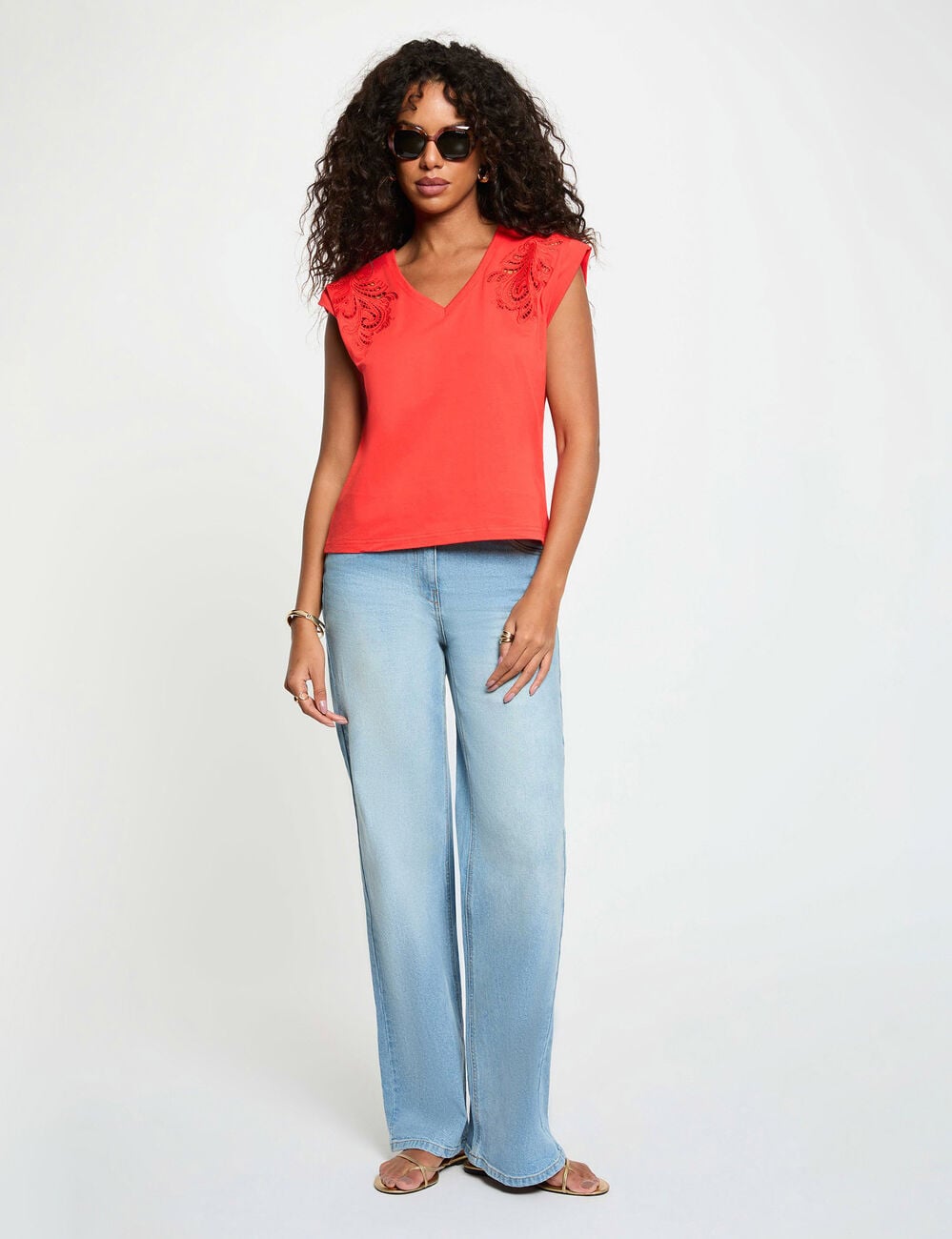 T-shirt col v manches courtes rouge vif femme