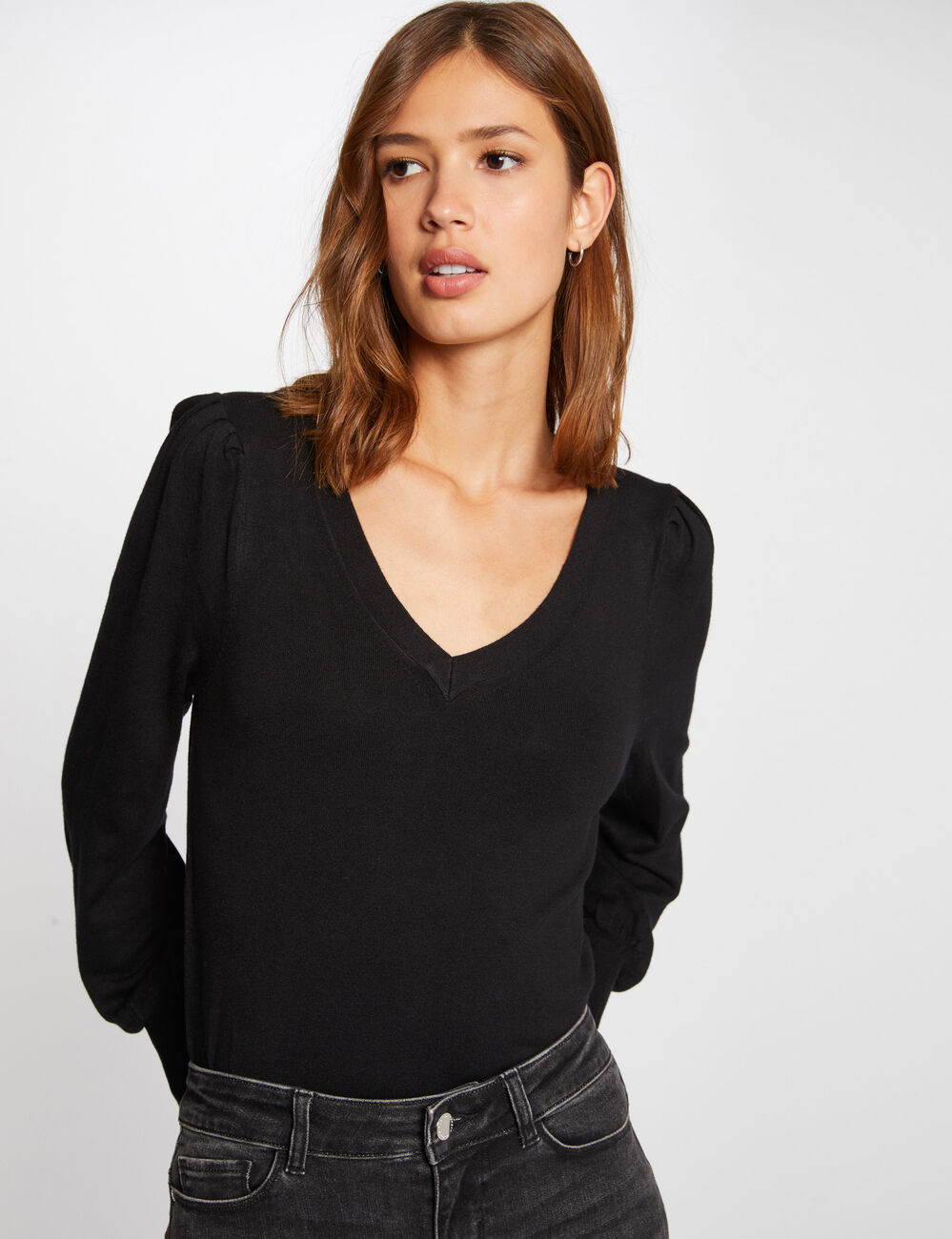 Pull manches longues avec col en V noir femme