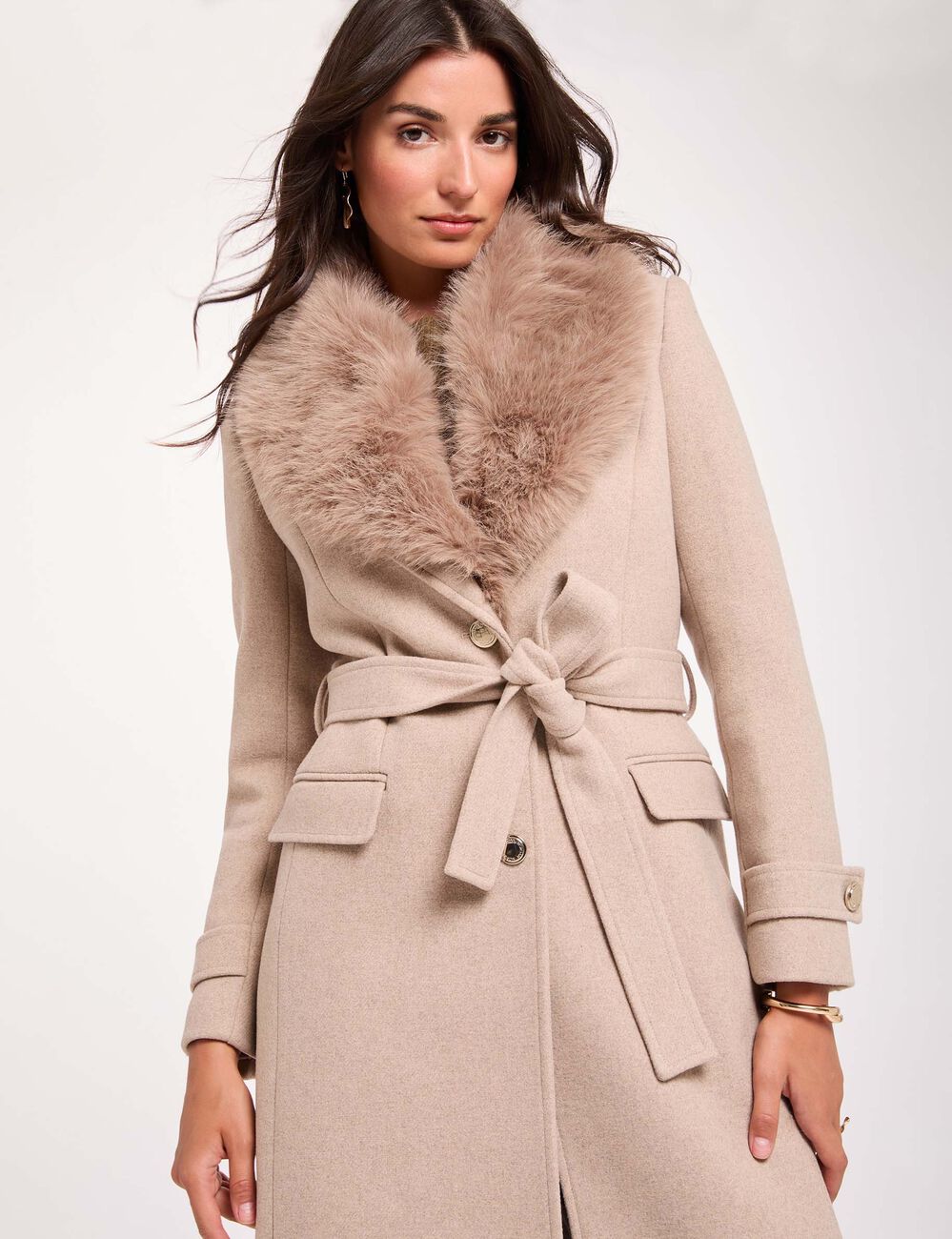 Langer Mantel mit G&uuml;rtel beige damen
