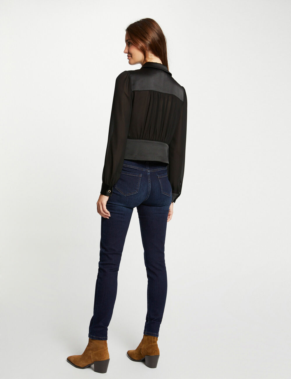 Chemise satin&eacute;e cintr&eacute;e noir femme