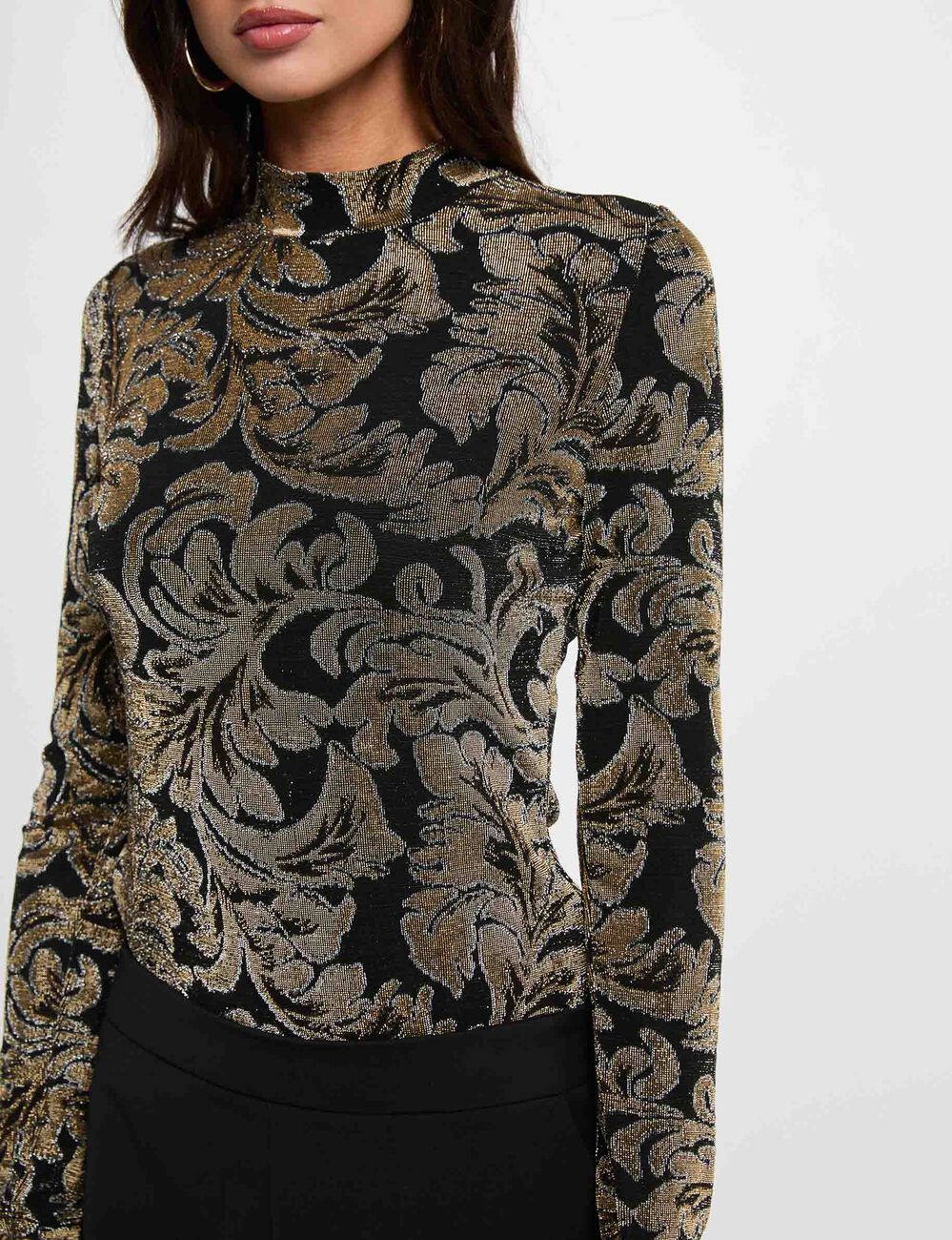 T-Shirt mit Stehkragen schwarz damen
