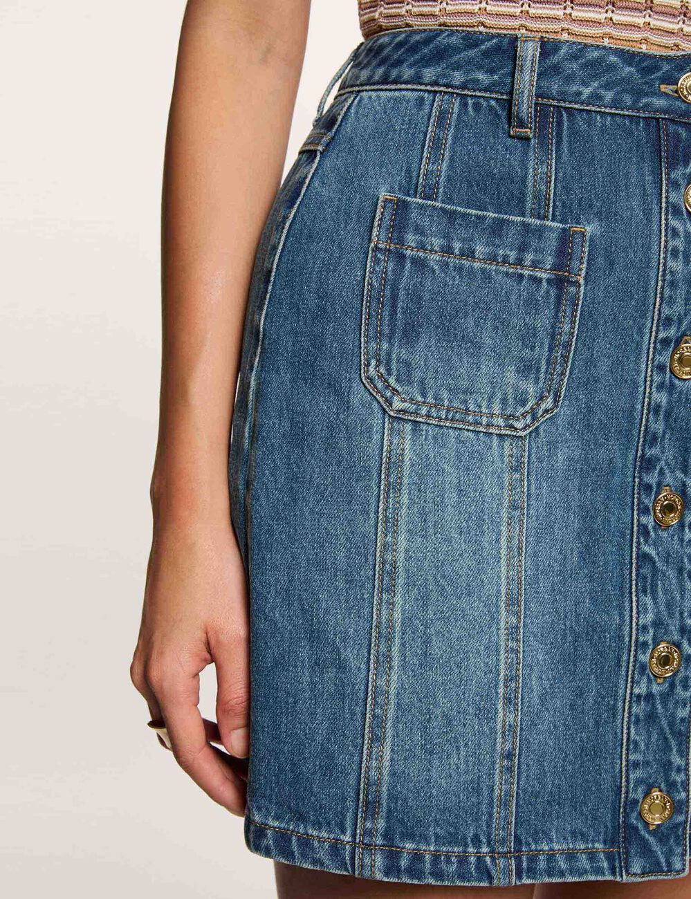 Jupe courte ajust&eacute;e denim stone femme