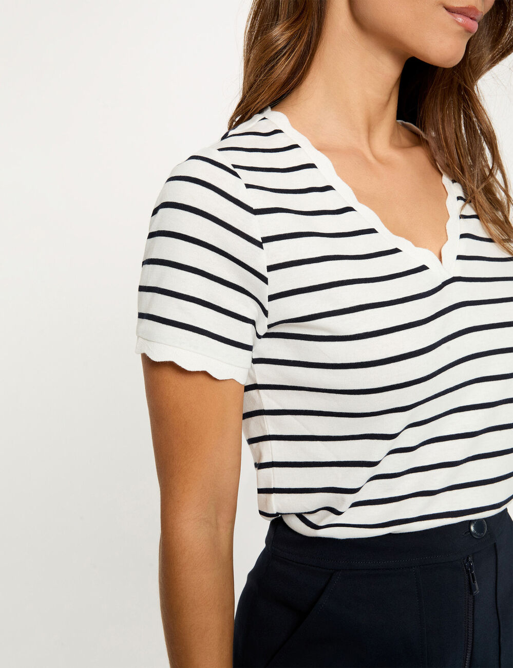 Gestreiftes V-Ausschnitt-T-Shirt weiss damen