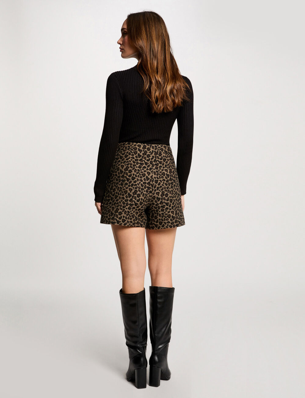 Short droit imprimé léopard multicolore femme