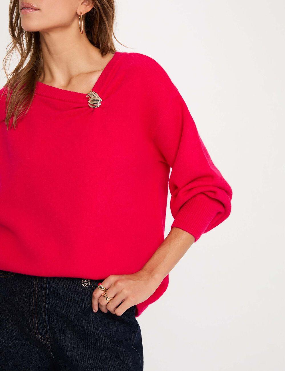 Asymmetrischer Pullover mit Schmuck damen