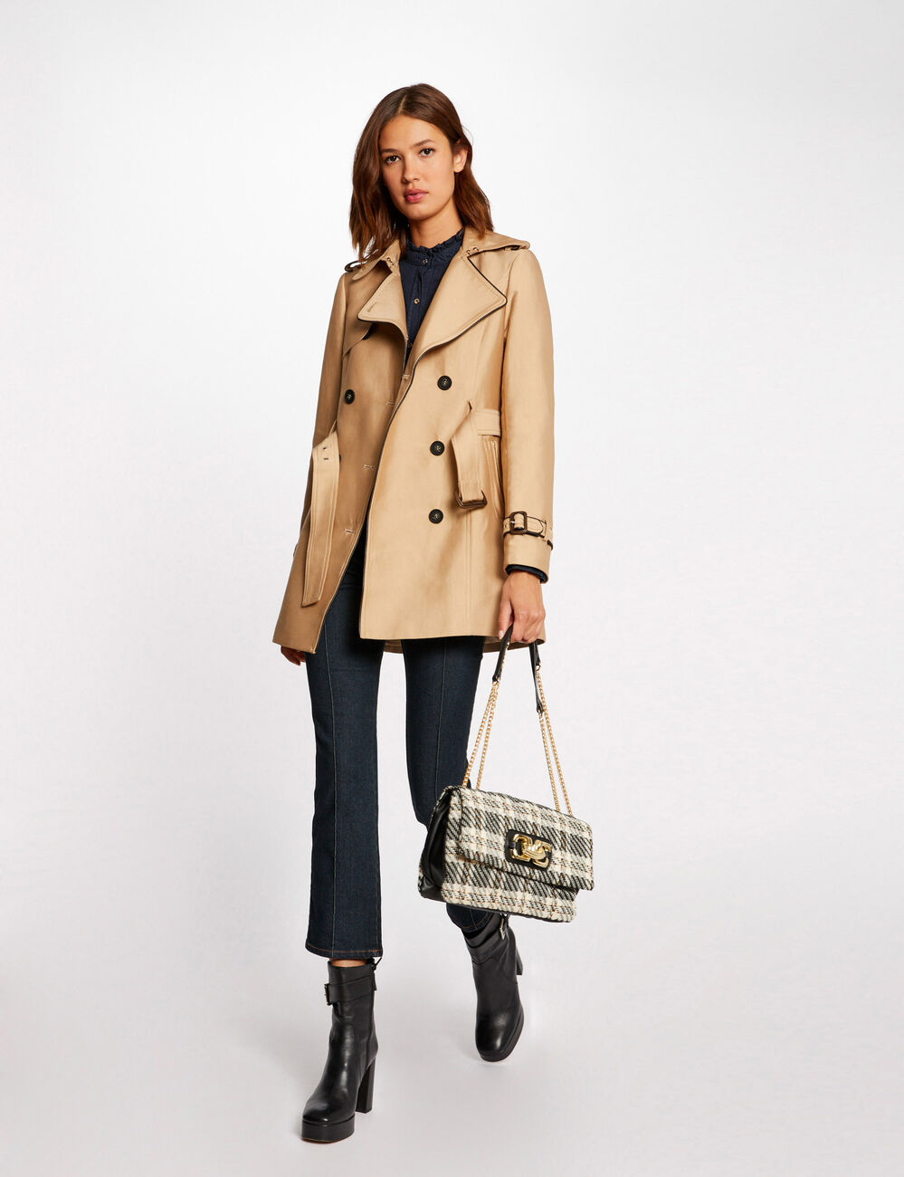 Trench droit boutonn&eacute; et ceintur&eacute; beige femme
