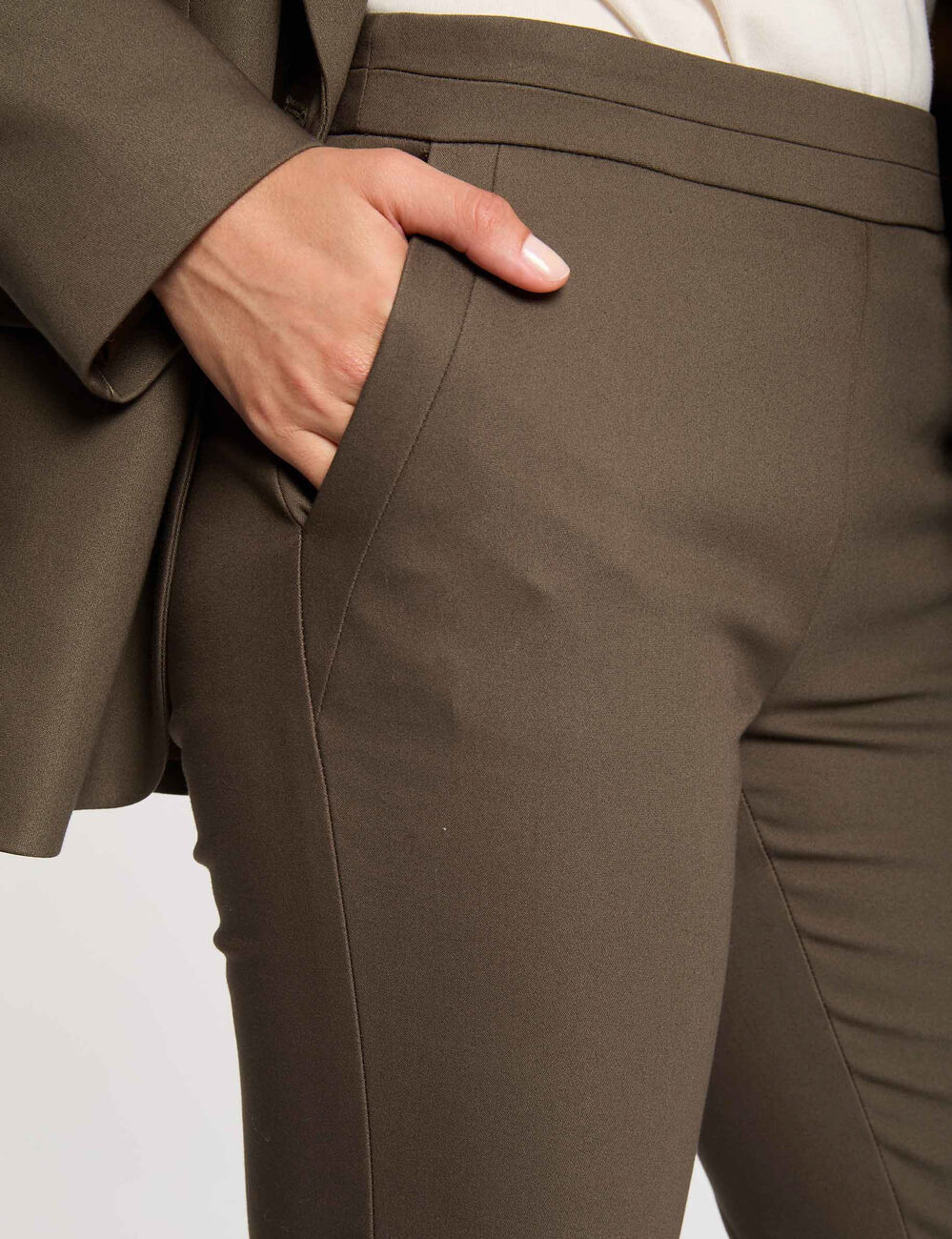 Pantalon cigarette 7/8ème vert kaki femme
