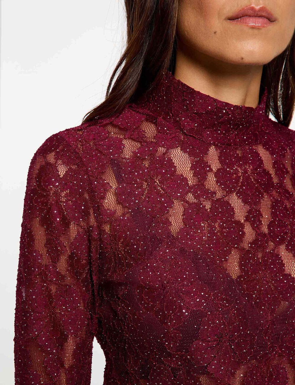 T-shirt dentelle ajour&eacute; prune femme