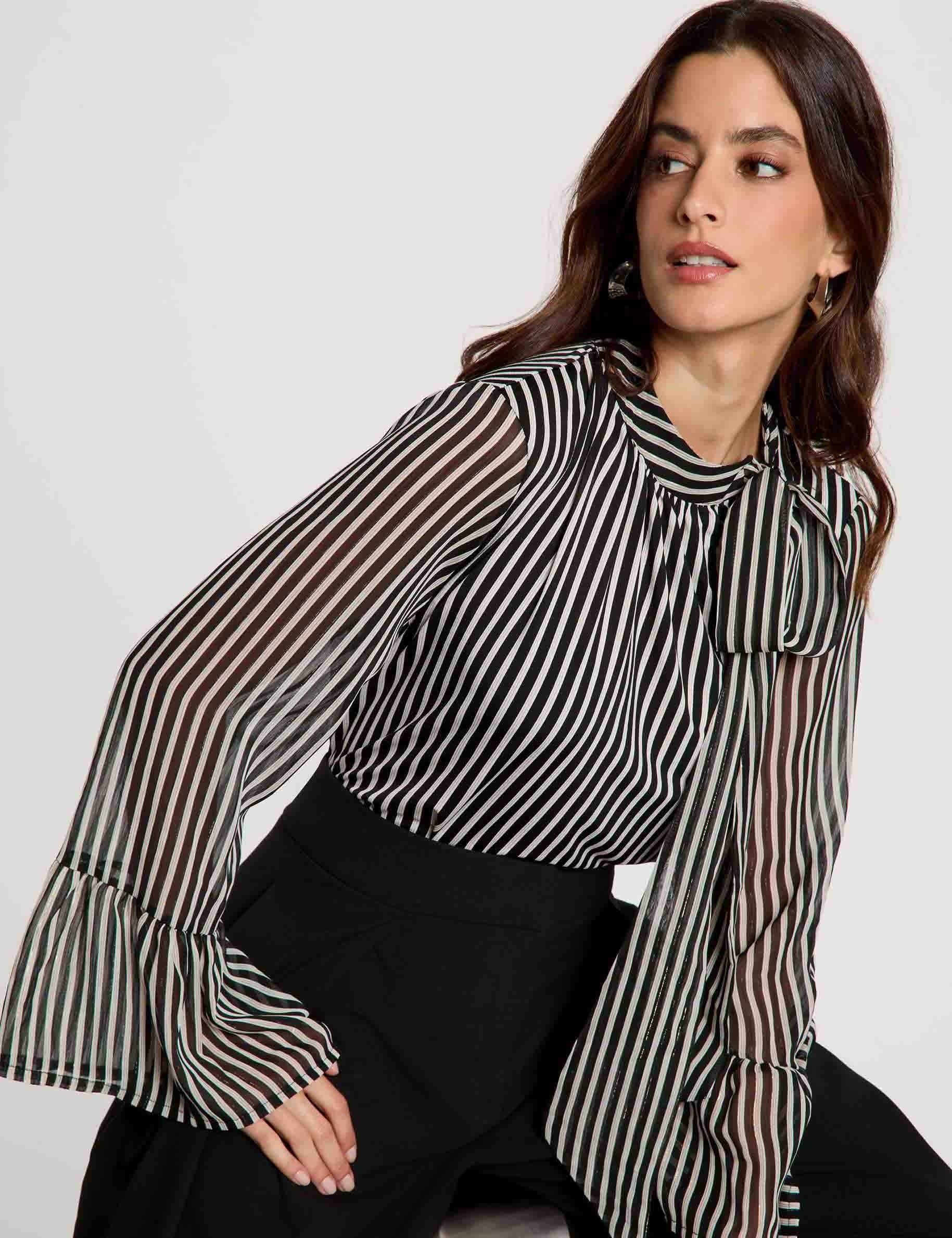 T-shirt col lavalli&egrave;re noir femme