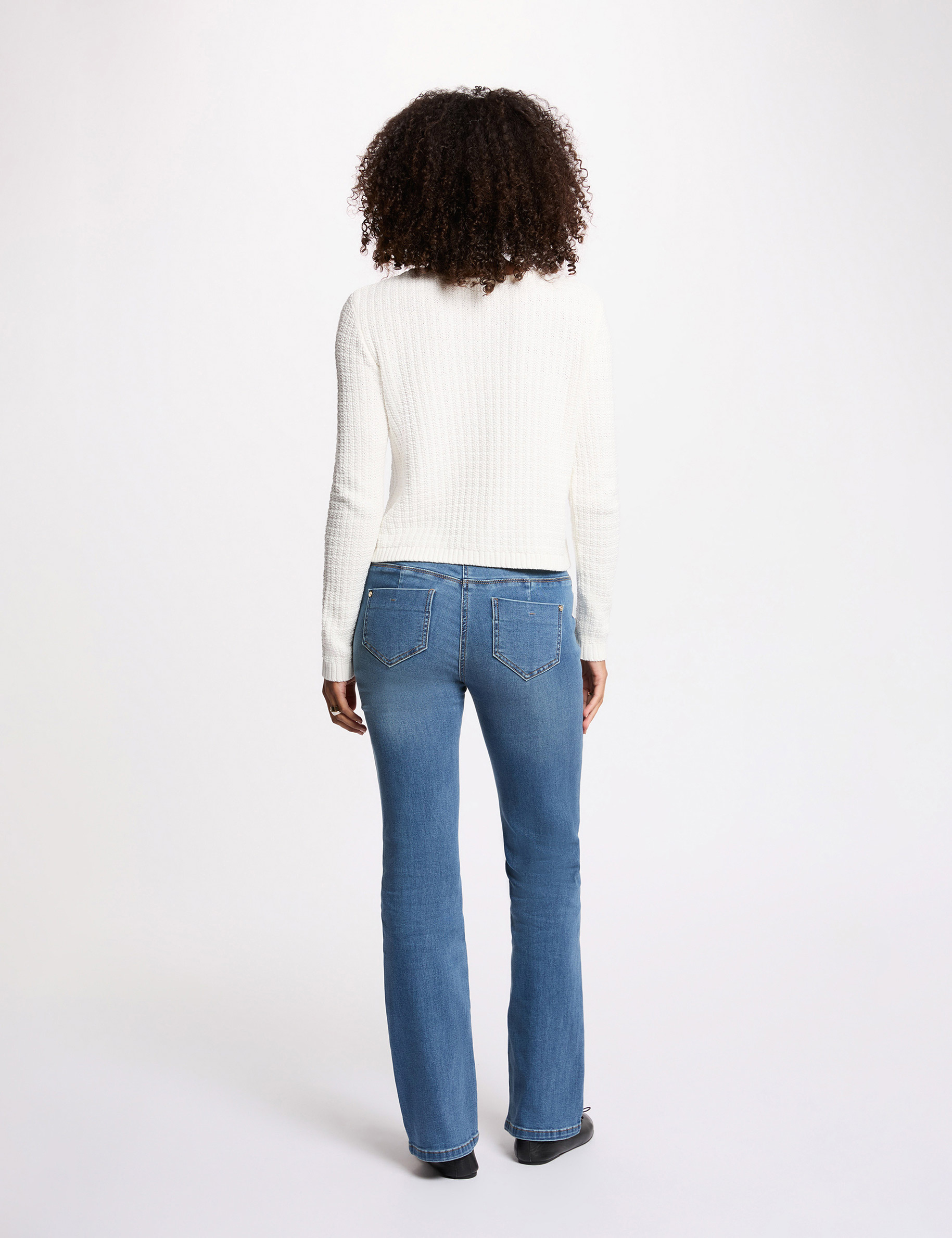 Taillierte Strickjacke mit Kn&ouml;pfen weiss damen