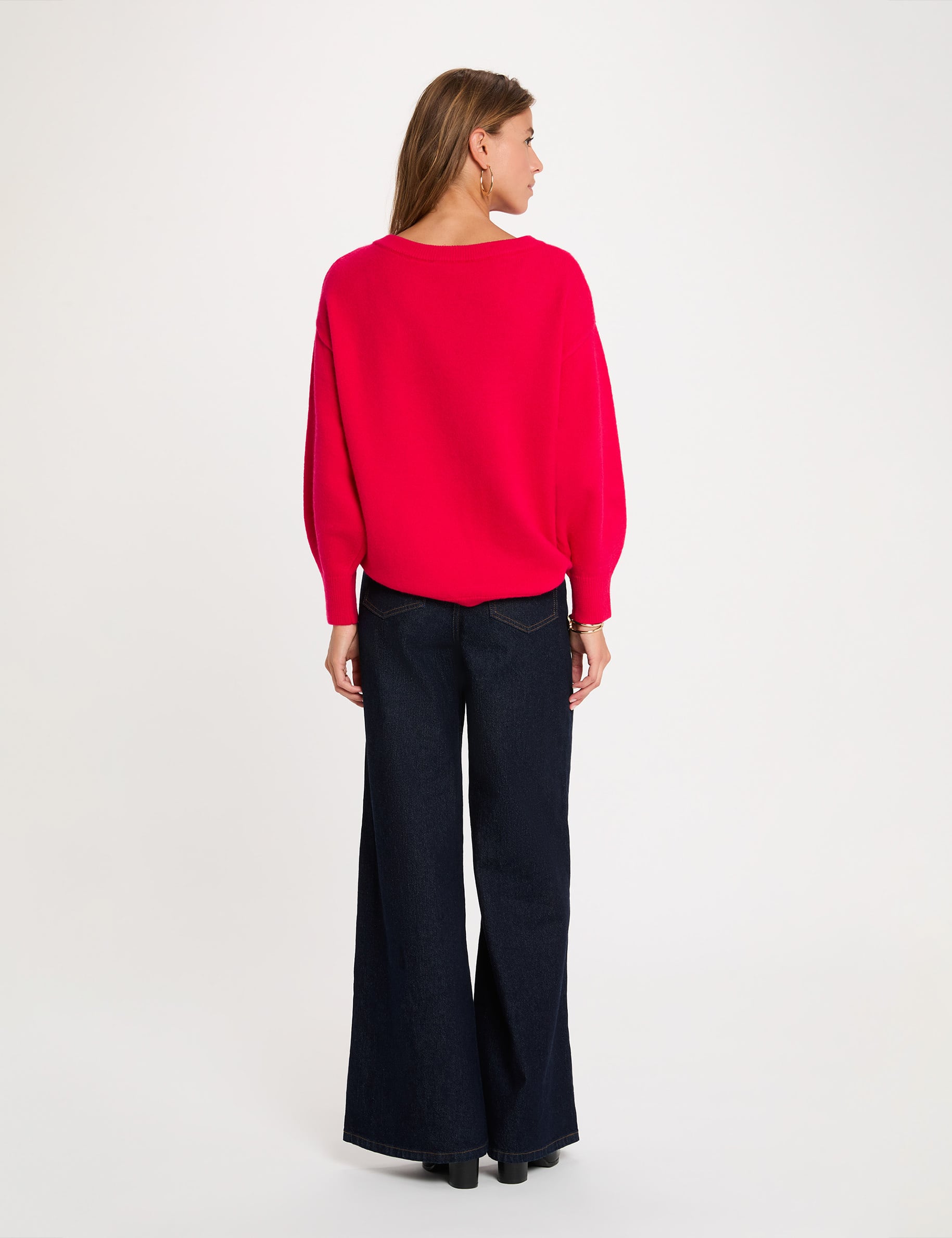 Asymmetrischer Pullover mit Schmuck damen