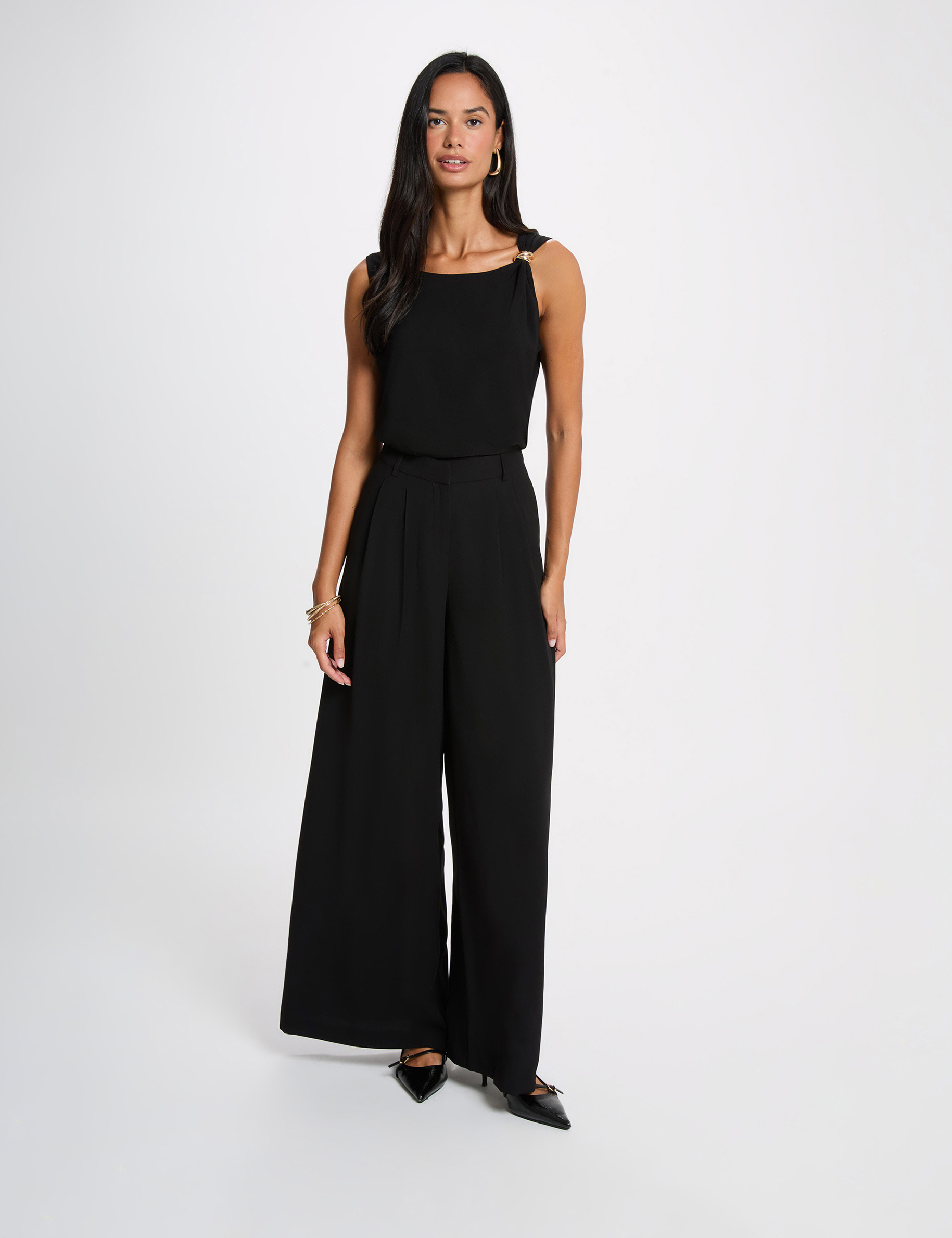 Asymmetrisches T-Shirt mit Schmuck schwarz damen