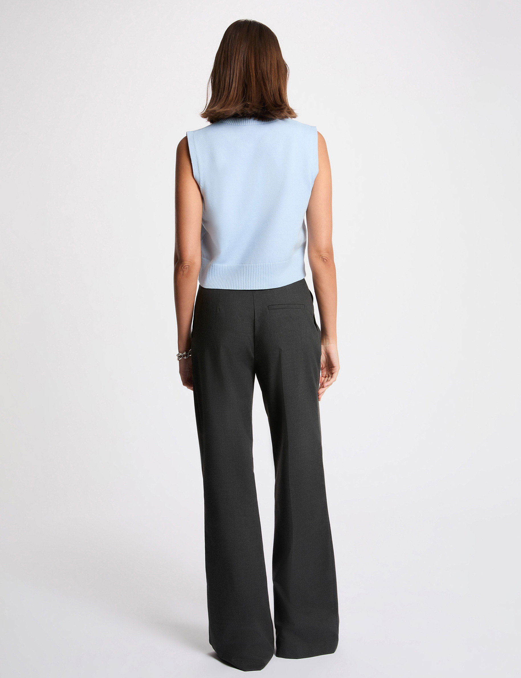 &Auml;rmelloser bestickter Pullover himmelblau damen