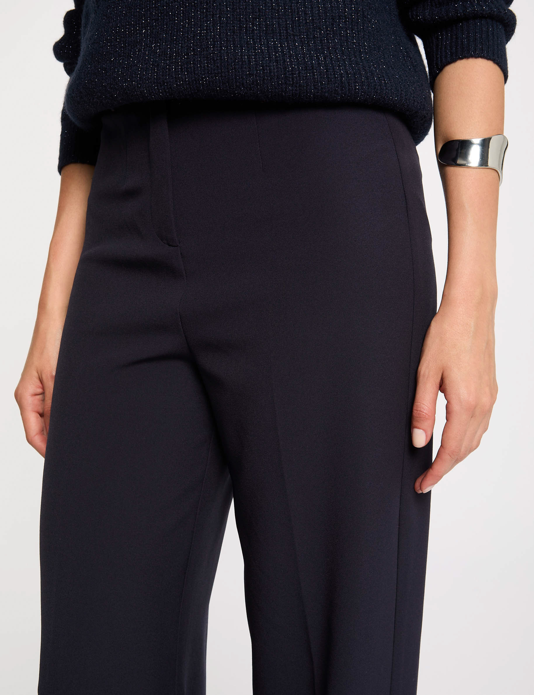 pantalon droit a pinces bleu marine femme Pantalon droit à pinces bleu marine femme