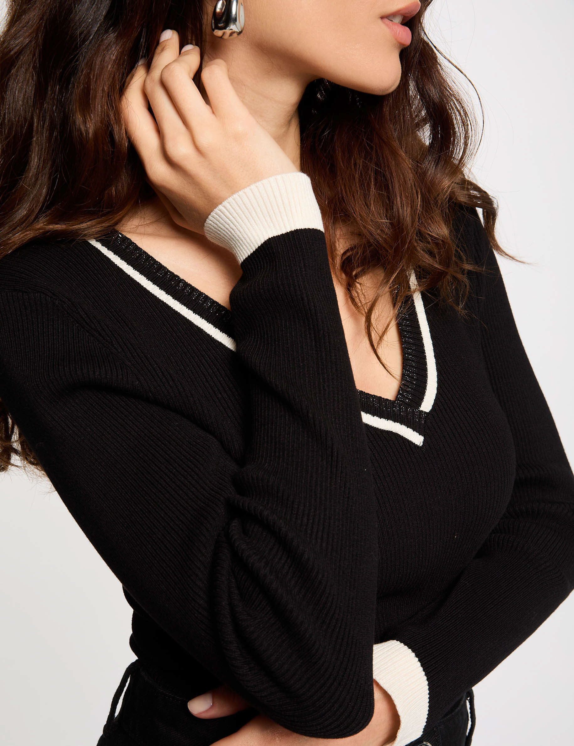 pull manches longues col en v noir femme Pull manches longues col en V noir femme