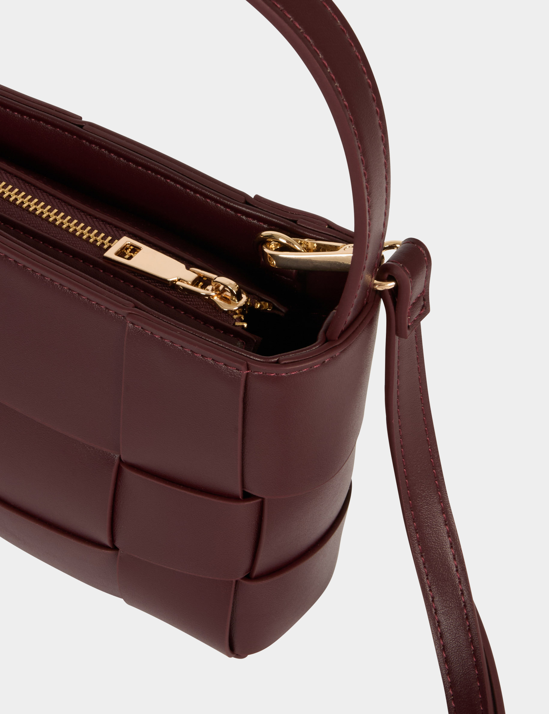 Sac tress&eacute; similicuir bordeaux femme
