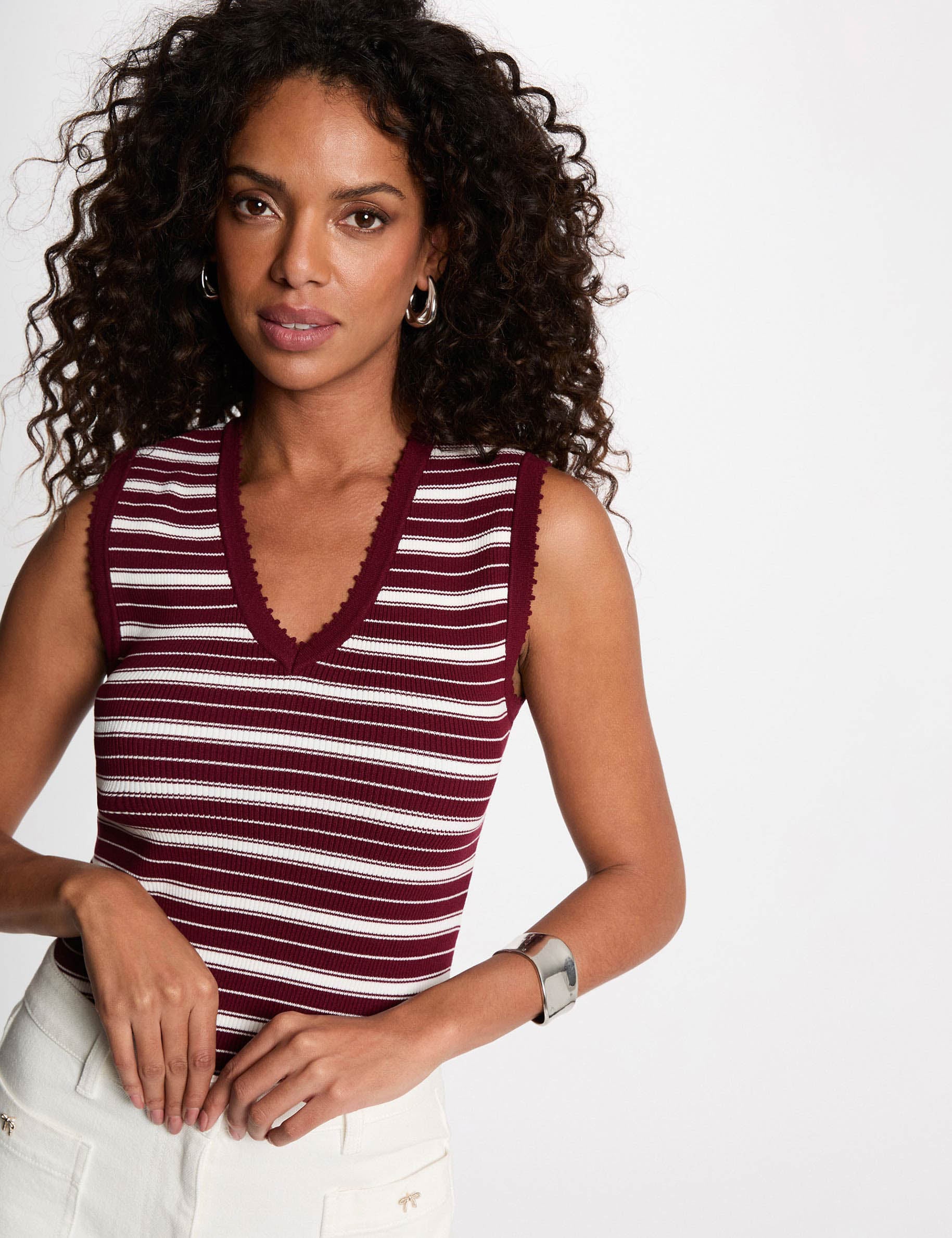 Pull sans manches col v bordeaux femme